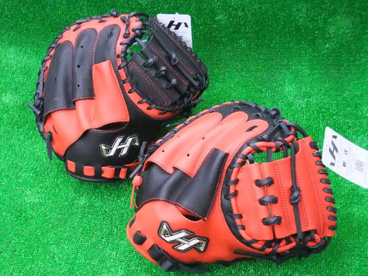 『King of Mitt 限定少年軟式ミット、入荷！！』